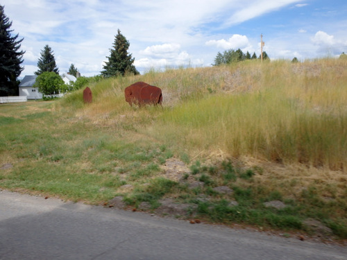 GDMBR: Iron Buffalo art in a front yard.